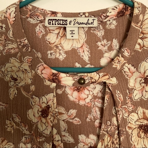 Gypsies & Moondust Floral Tunic with deep arms & a button - Picture 2 of 3
